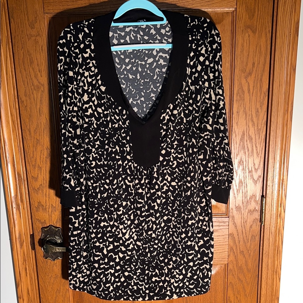 Black and Cream Patterned top